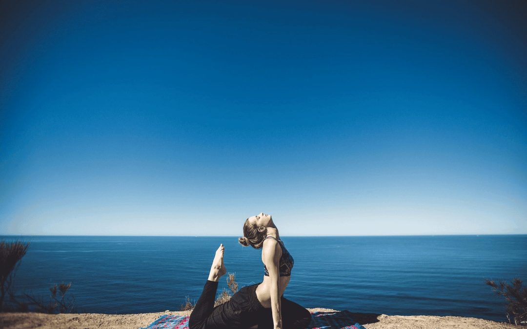 YOGA: BEM-ESTAR FÍSICO E MENTAL